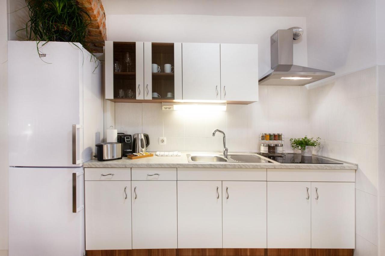 Apartments Tivoli リュブリャナ エクステリア 写真