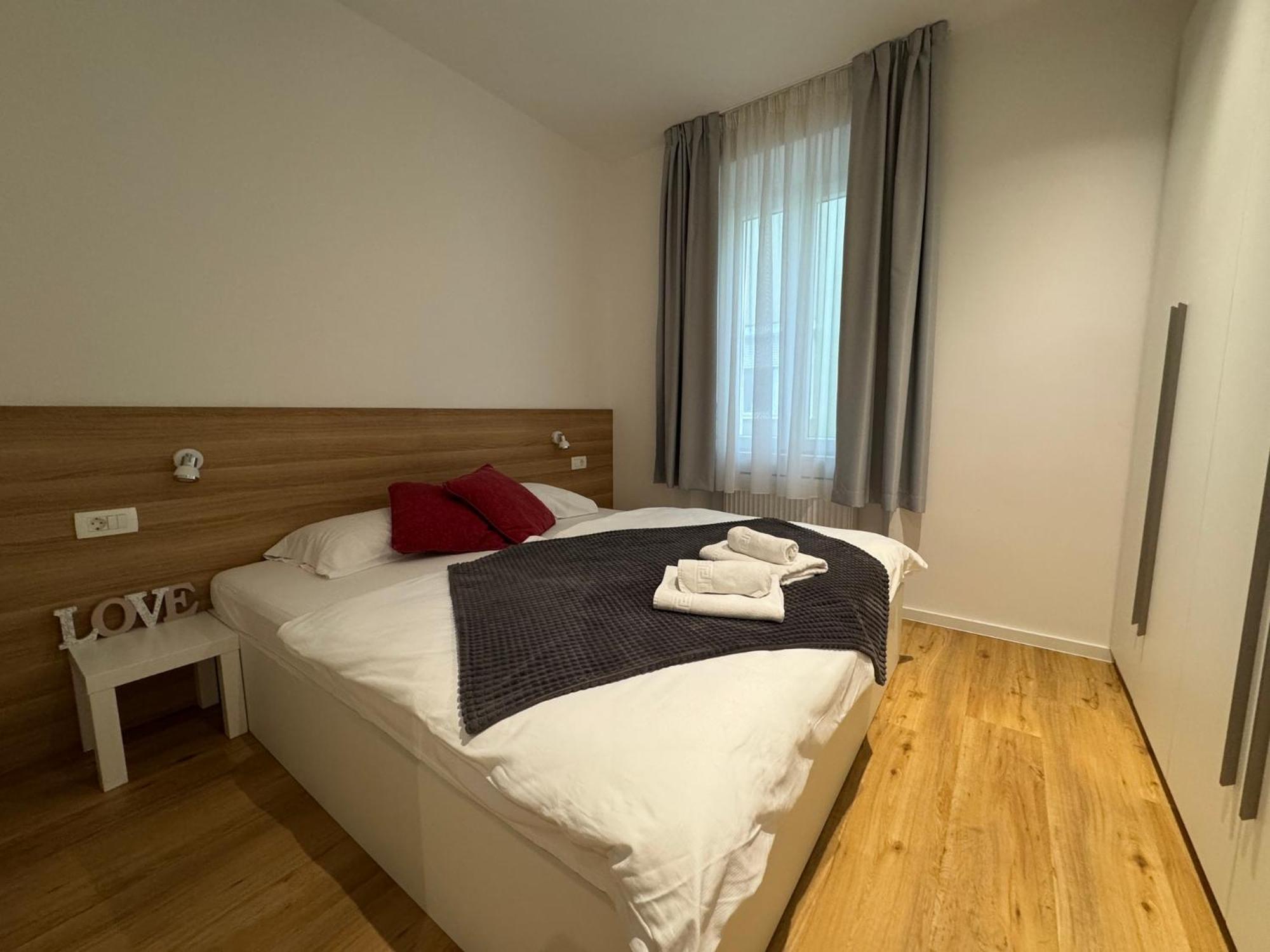 Apartments Tivoli リュブリャナ エクステリア 写真
