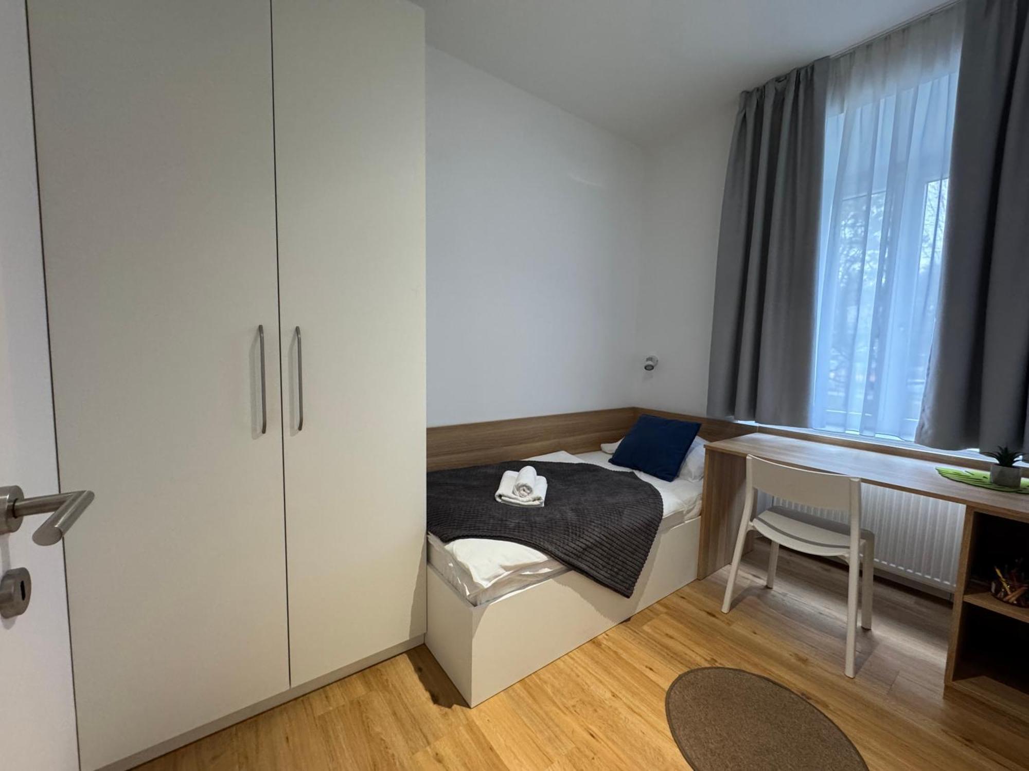 Apartments Tivoli リュブリャナ 部屋 写真